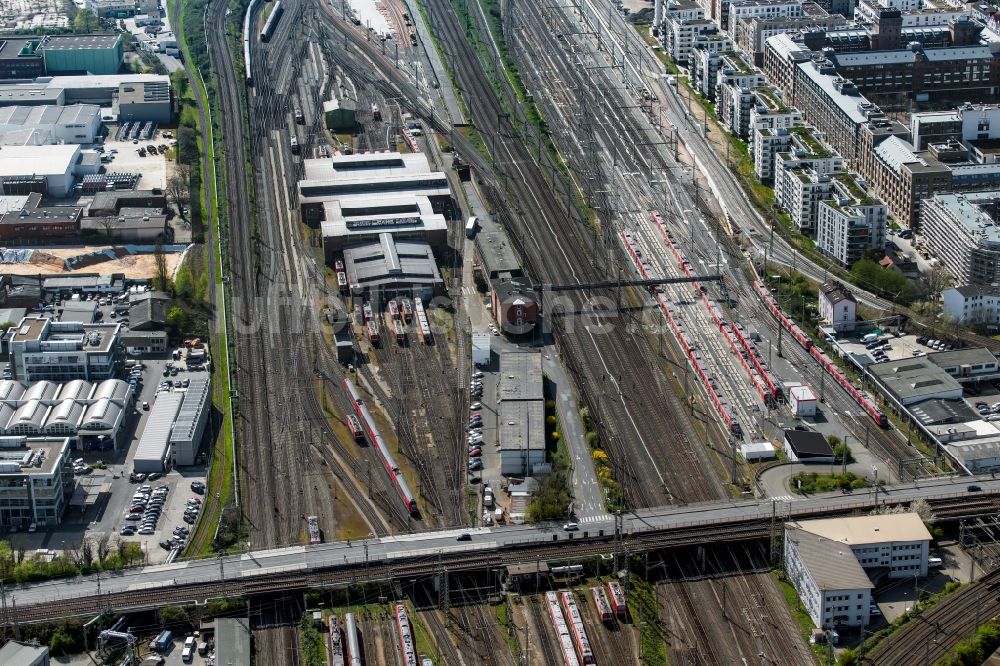 Frankfurt am Main von oben - Bahnbetriebswerk und Ausbesserungswerk von Zügen des Personentransportes in Frankfurt am Main im Bundesland Hessen, Deutschland