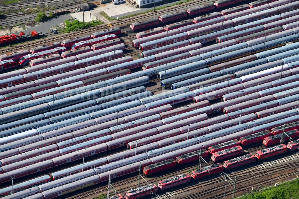 Leipzig von oben - Bahnbetriebswerk und Ausbesserungswerk von Zügen des Personentransportes in Leipzig im Bundesland Sachsen, Deutschland