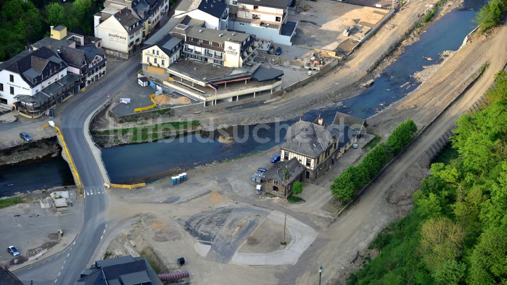 Luftbild Altenahr - Bahnhof in Altenahr Ahrtal rund zehn Monate nach der Flutkatastrophe in 2021 im Bundesland Rheinland-Pfalz, Deutschland
