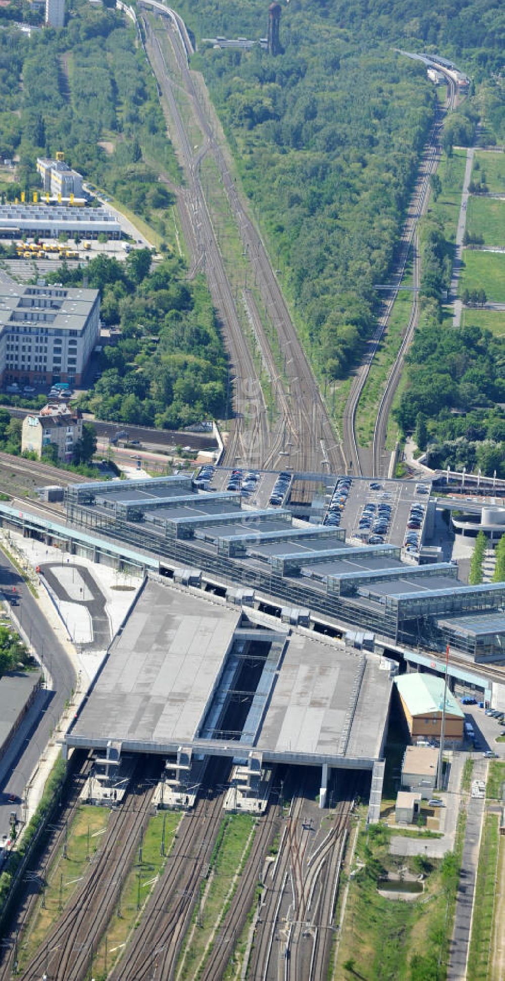 Luftaufnahme Berlin Schöneberg - Bahnhof / railway station Südkreuz in Berlin-Schöneberg