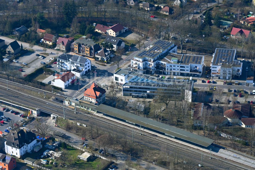 Panketal von oben - Bahnhofsgebäude des S-Bahnhofes in Panketal im Bundesland Brandenburg, Deutschland