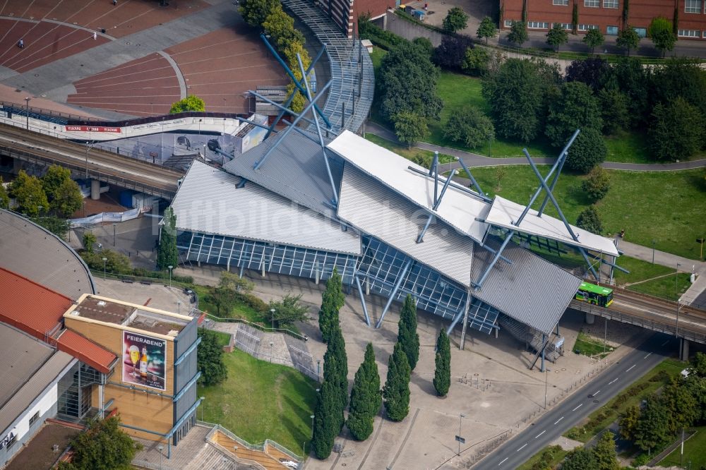 Luftaufnahme Oberhausen - Bahnhofsgebäude des S-Bahnhofes am Platz der Guten Hoffnung in Oberhausen im Bundesland Nordrhein-Westfalen, Deutschland