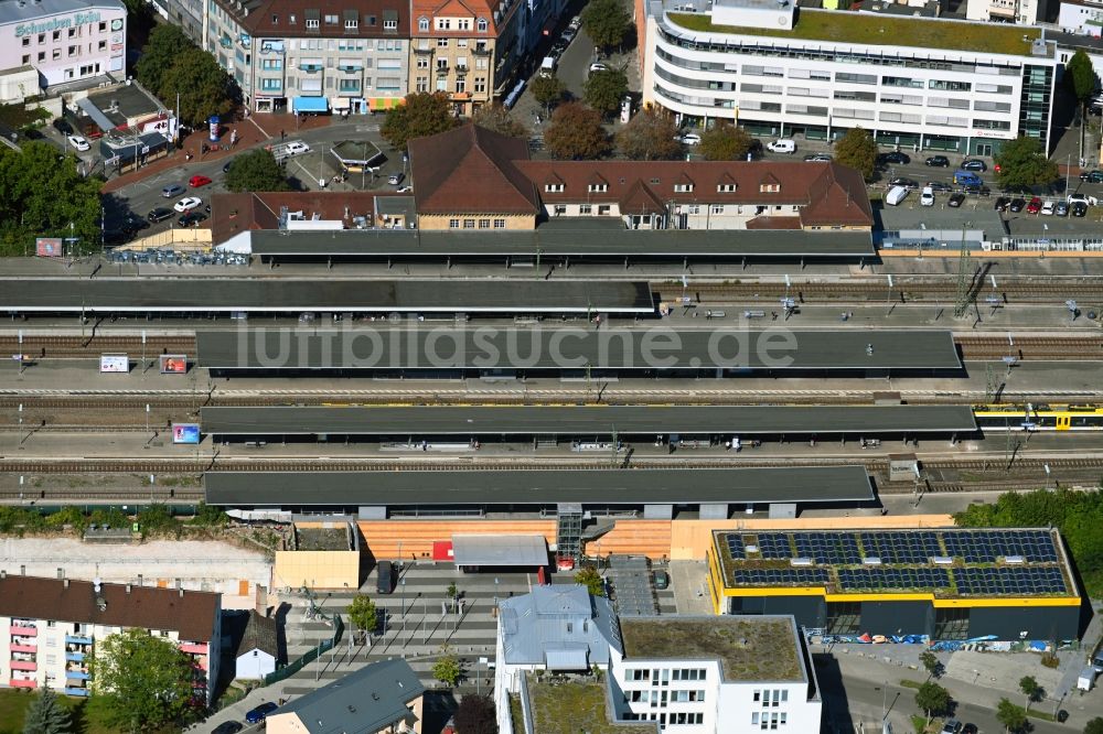 Luftaufnahme Stuttgart - Bahnhofsgebäude und Gleisanlagen des S-Bahnhofes im Ortsteil Bad Cannstatt in Stuttgart im Bundesland Baden-Württemberg, Deutschland