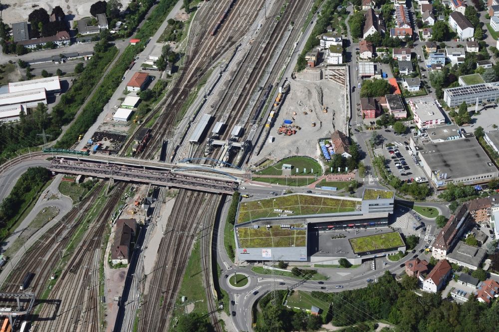 Luftaufnahme Weil am Rhein - Bahnhofsgebäude und Gleisanlagen des S-Bahnhofes in Weil am Rhein im Bundesland Baden-Württemberg, Deutschland
