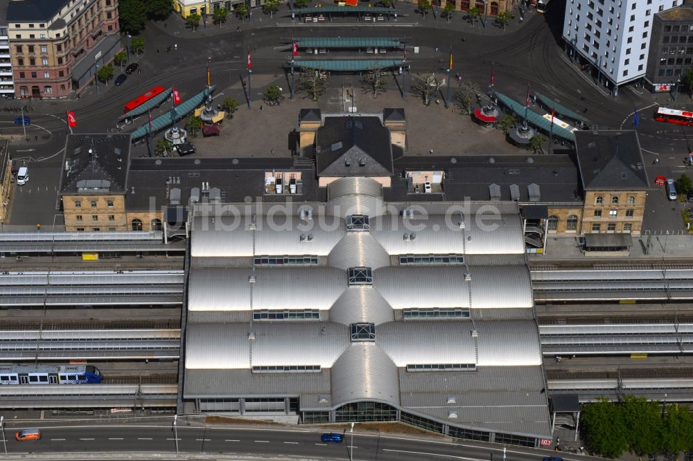 Luftbild Mainz - Bahnhofsgebäude und Gleisanlagen des Hauptbahnhof der Deutschen Bahn in Mainz im Bundesland Rheinland-Pfalz