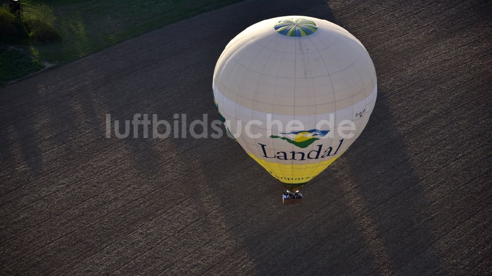 Luftbild Bonn - Ballon mit Werbung der Firma Landal GreenParks GmbH im Bundesland Nordrhein-Westfalen, Deutschland