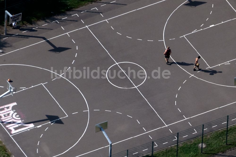 Leipzig von oben - Basketballplatz an der Max-Metzger-Straße in Leipzig im Bundesland Sachsen, Deutschland