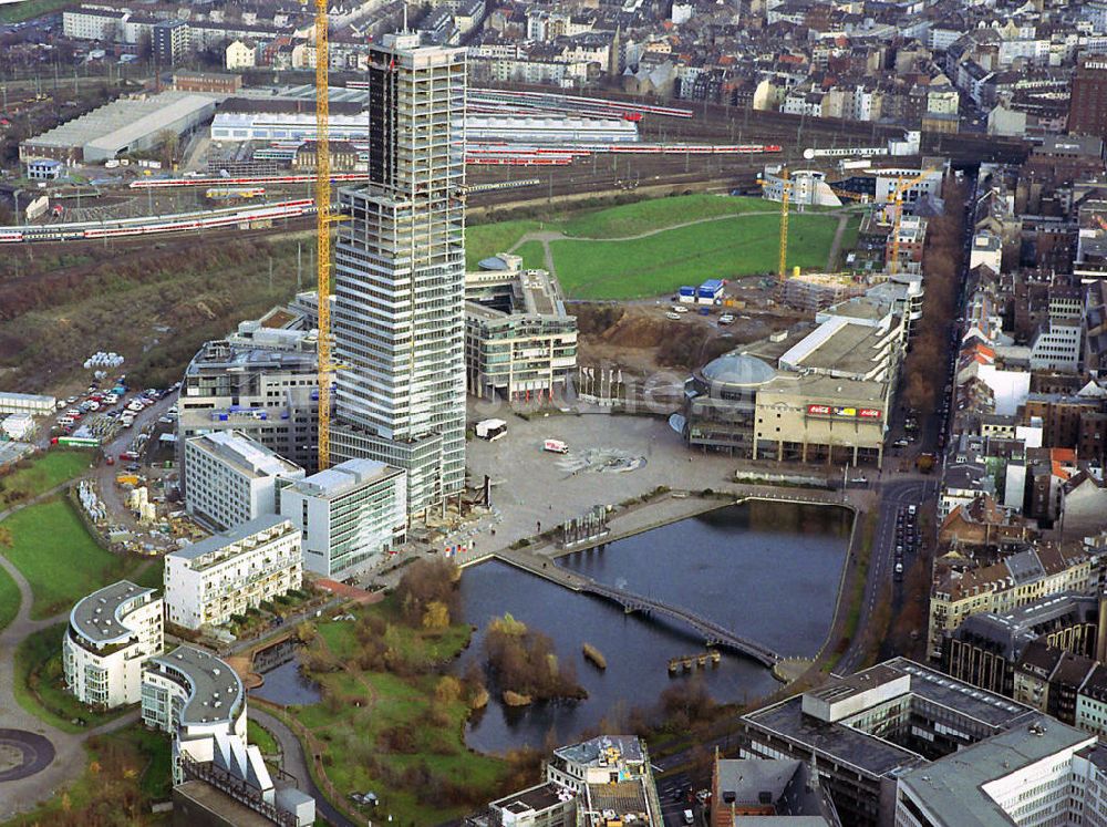 Köln aus der Vogelperspektive: Bau des Hochhauses Kölnturm im Kölner Mediapark
