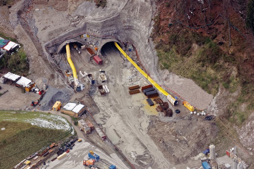 Oberau von oben - Bauarbeiten an der Anschlussstelle Nord am Magdalena- Tunnel Oberau im Bundesland Bayern