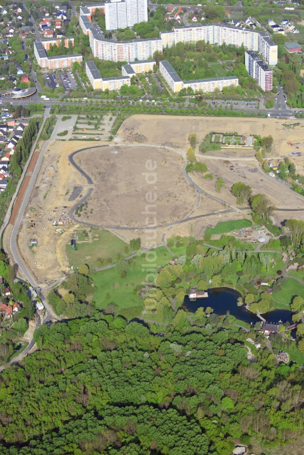 Luftbild Berlin - Bauarbeiten auf dem Gelände der IGA 2017