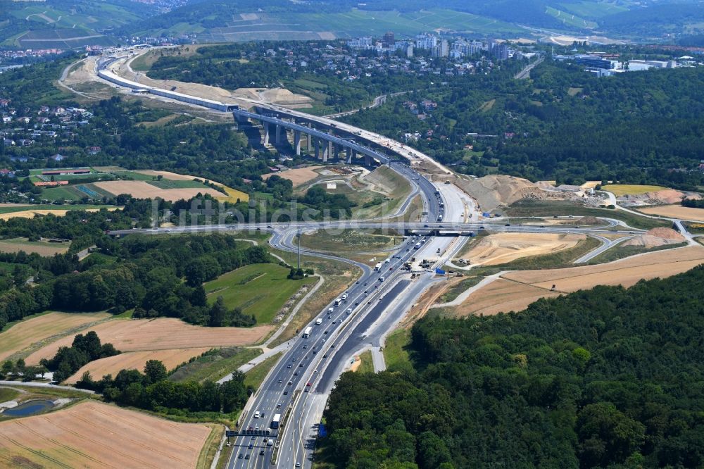 Würzburg aus der Vogelperspektive: Bauarbeiten an der Talbrücke Heidingsfeld und Verlauf der Bundesautobahn A3 im Süden von Würzburg im Bundesland Bayern