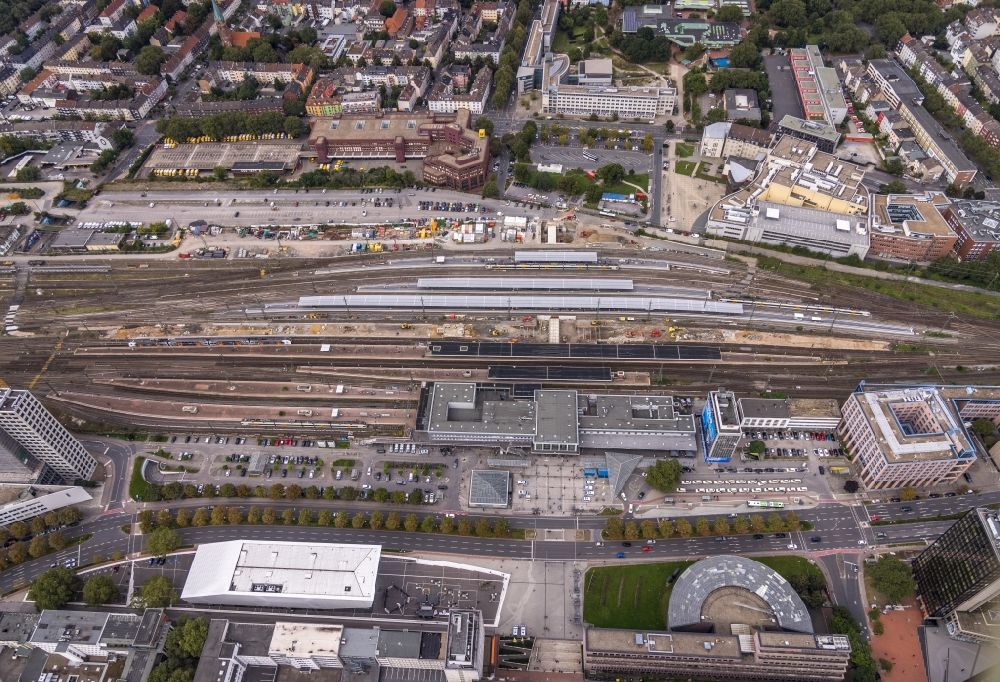 Luftaufnahme Dortmund - Bauarbeiten zum Umbau der Bahnsteige am Hauptbahnhof in Dortmund im Bundesland Nordrhein-Westfalen, Deutschland