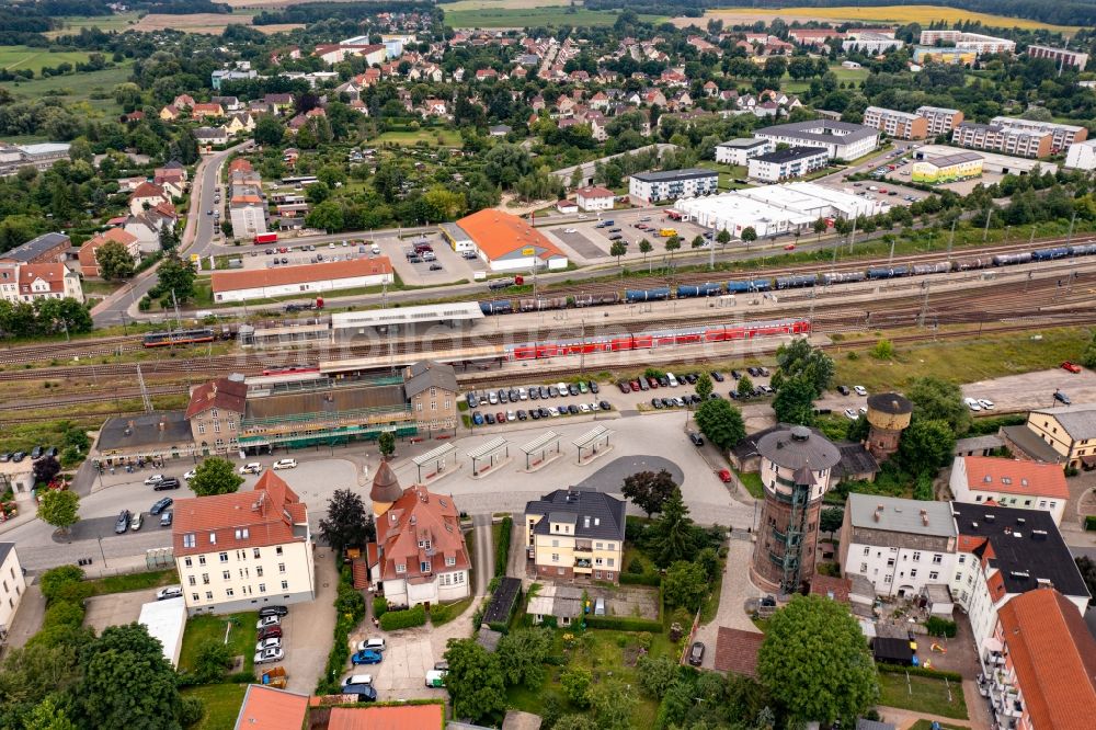Luftaufnahme Angermünde - Bauarbeiten zur Sanierung am Bahnhofsgebäude des Hauptbahnhofes in Angermünde im Bundesland Brandenburg, Deutschland