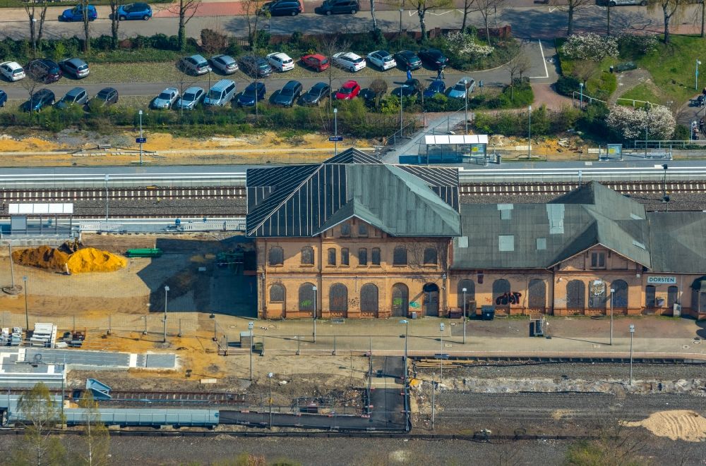 Luftaufnahme Dorsten - Bauarbeiten zur Sanierung am Gleisverlauf und Bahnhofsgebäude des Bahnhof in Dorsten im Bundesland Nordrhein-Westfalen, Deutschland