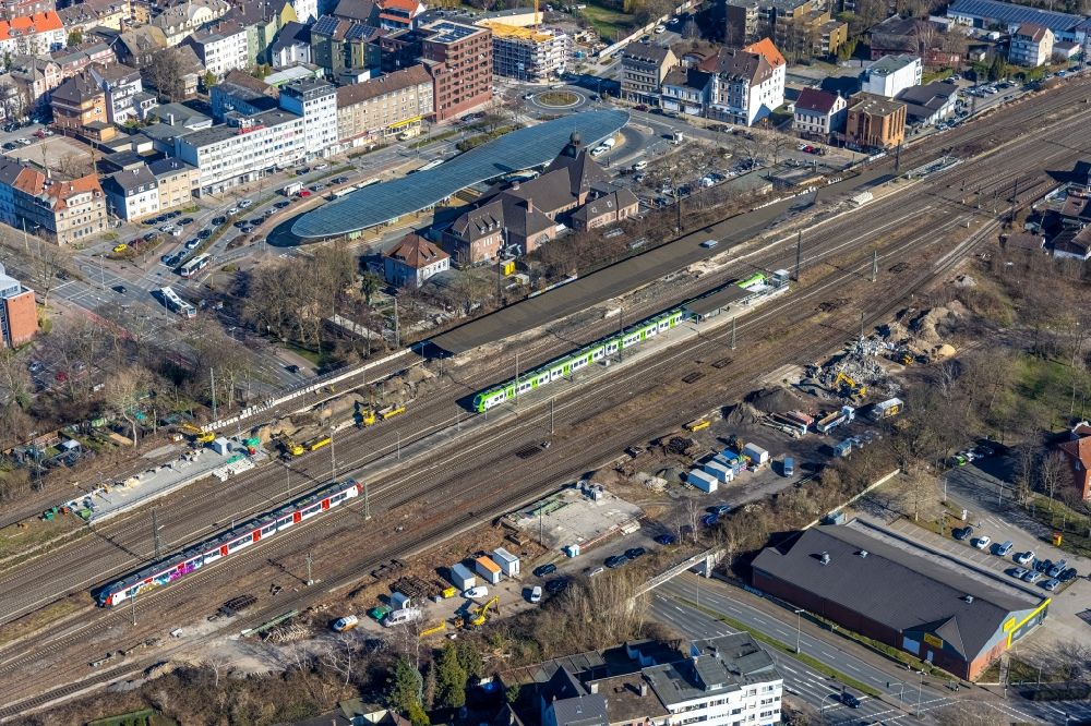Luftaufnahme Herne - Bauarbeiten zur Sanierung am Gleisverlauf und Bahnhofsgebäude am Bahnhof in Herne im Bundesland Nordrhein-Westfalen, Deutschland