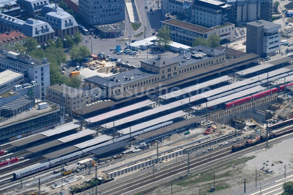 Luftbild Augsburg - Bauarbeiten zur Sanierung am Gleisverlauf und Bahnhofsgebäude Hauptbahnhof der Deutschen Bahn in Augsburg im Bundesland Bayern, Deutschland