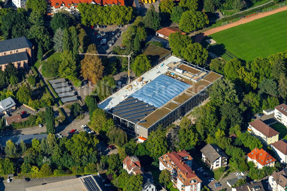 Luftbild Lahr/Schwarzwald - Bauarbeten am Schulgebäude des Gymnasium Max Blank Gymnasium in Lahr/Schwarzwald im Bundesland Baden-Württemberg, Deutschland
