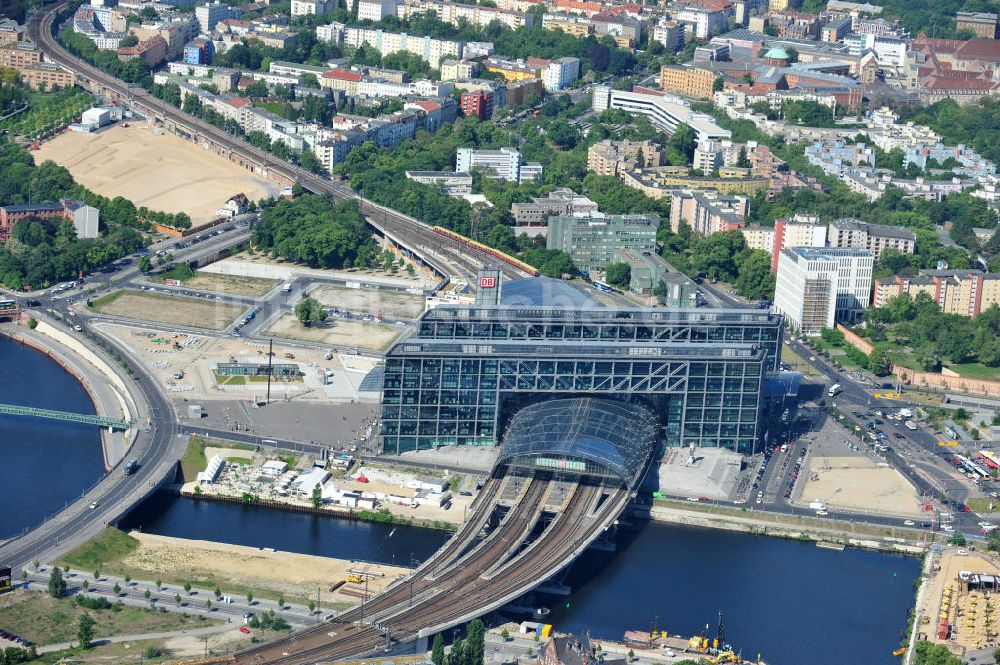Luftaufnahme Berlin Mitte - Baufelder am Berliner Humboldthafen