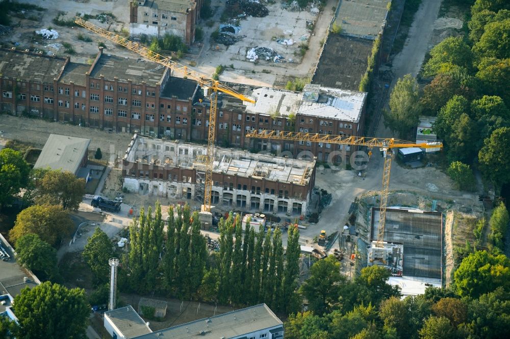 Luftbild Berlin - Baugeschehen am Gebäudekomplex der alten REWATEX - Wäscherei im Ortsteil Spindlersfeld in Berlin, Deutschland