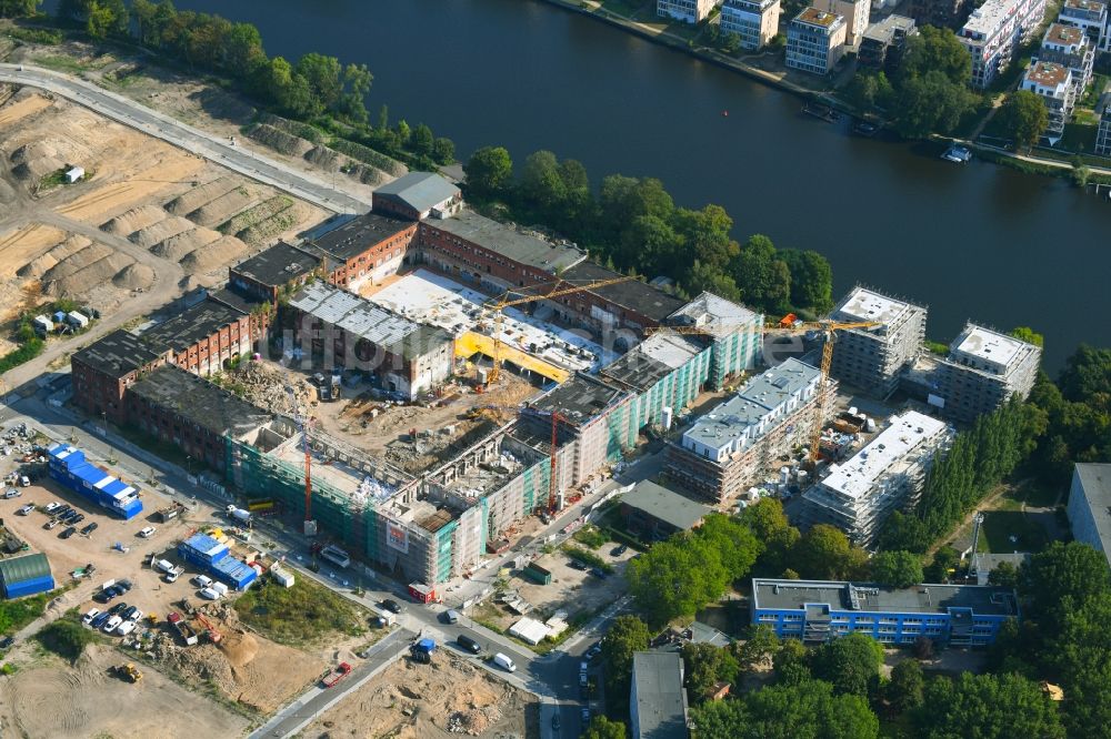 Berlin aus der Vogelperspektive: Baugeschehen am Gebäudekomplex der alten REWATEX - Wäscherei im Ortsteil Spindlersfeld in Berlin, Deutschland