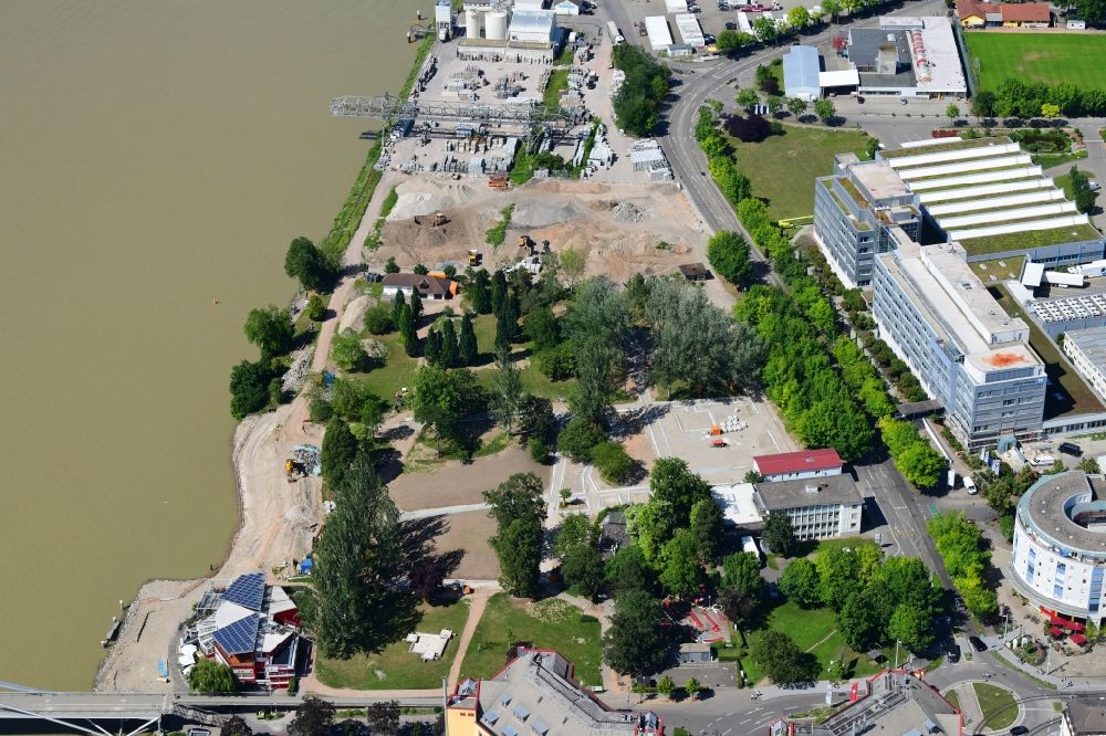 Luftaufnahme Weil am Rhein - Baumaßnahmen zur Umgestaltung der Parkanlage Rheinpark am Ufer des Rheins in Weil am Rhein im Bundesland Baden-Württemberg, Deutschland
