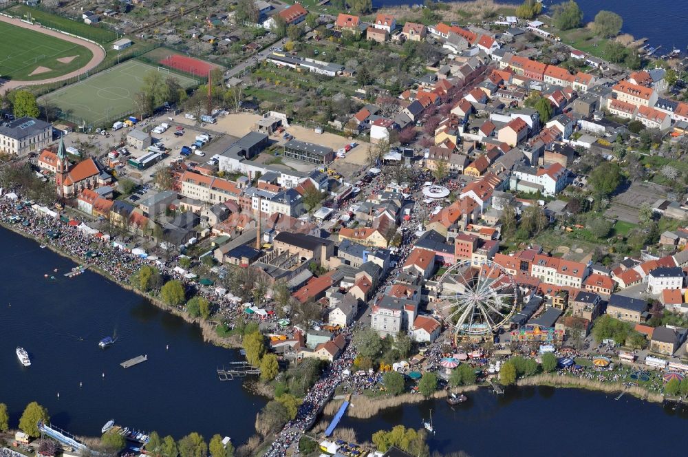 Luftaufnahme Werder - Baumblütenfest in Werder im Bundesland Brandenburg
