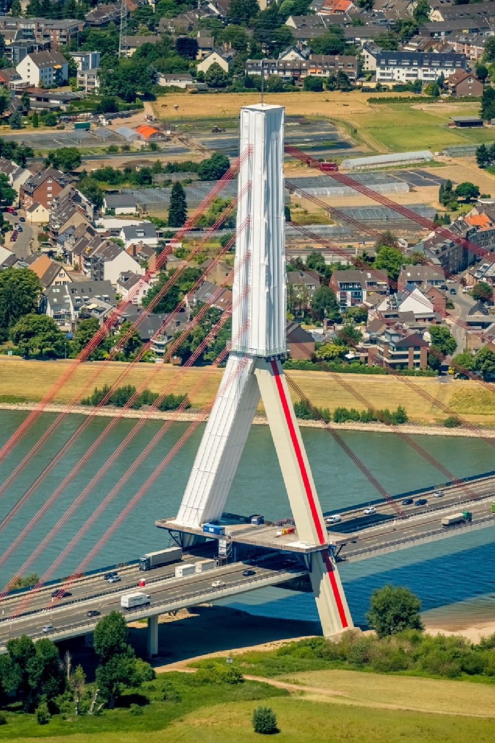 Düsseldorf von oben - Baustelle am Autobahn- Brückenbauwerk der BAB A46 - auch auch Rheinbrücke in Düsseldorf im Bundesland Nordrhein-Westfalen, Deutschland