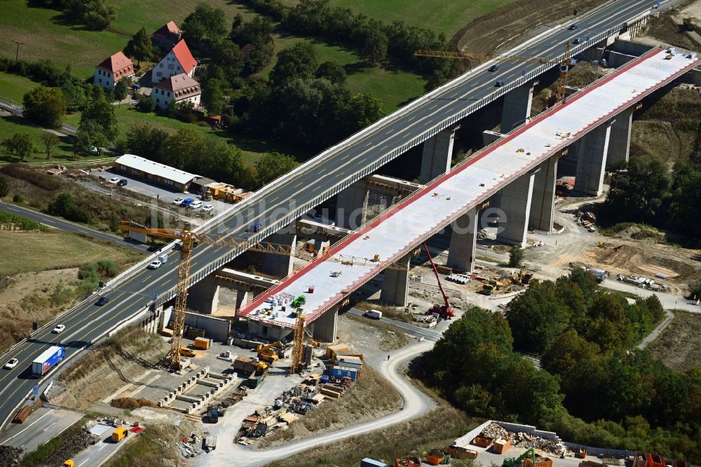 Luftbild Kürnach - Baustelle am Autobahn- Brückenbauwerk der BAB A7 der Talbrücke Kürnach in Kürnach im Bundesland Bayern, Deutschland