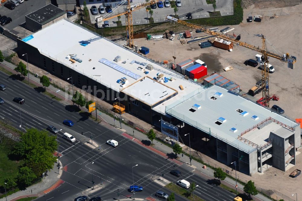 Luftbild Berlin - Baustelle am Autohandels- Gebäude der Koch Gruppe Automobile AG Alt-Biesdorf in Berlin, Deutschland