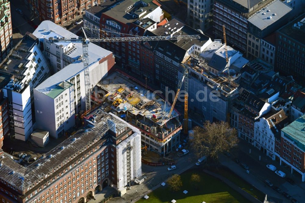 Luftaufnahme Hamburg - Baustelle Bürogebäude des Geschäftshauses Haus am Domplatz im Ortsteil Zentrum in Hamburg, Deutschland