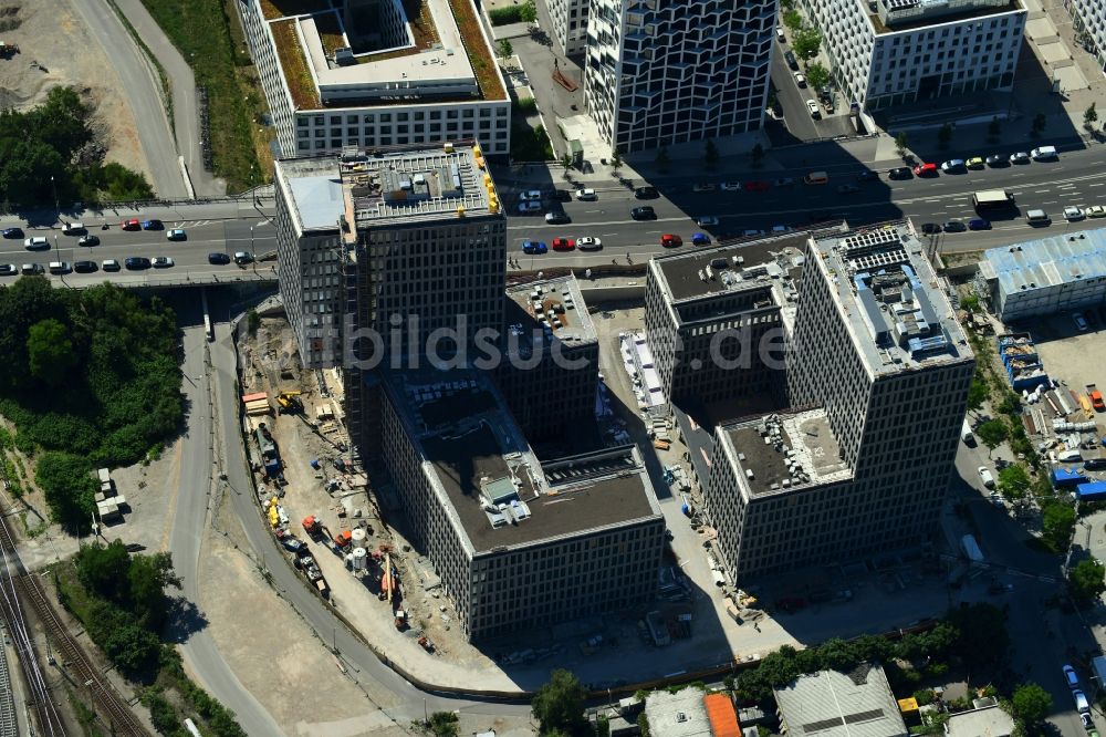 München von oben - Baustelle Bürogebäude des Geschäftshauses Kap West im Ortsteil Hirschgarten in München im Bundesland Bayern, Deutschland