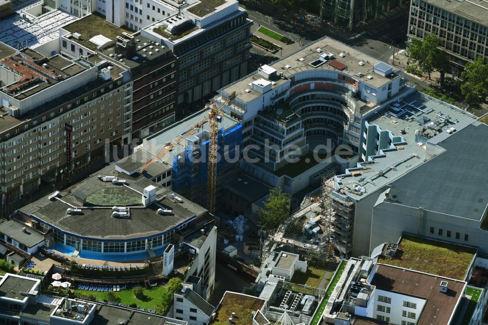 Luftaufnahme Berlin - Baustelle Bürogebäude des Geschäftshauses an der Nürnberger Straße im Ortsteil Charlottenburg in Berlin, Deutschland