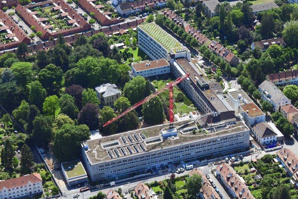 Basel aus der Vogelperspektive: Baustelle für einen Erweiterungs- Neubau Hirzbrunnen auf dem Klinikgelände des Krankenhauses St. Claraspital in Basel, Schweiz