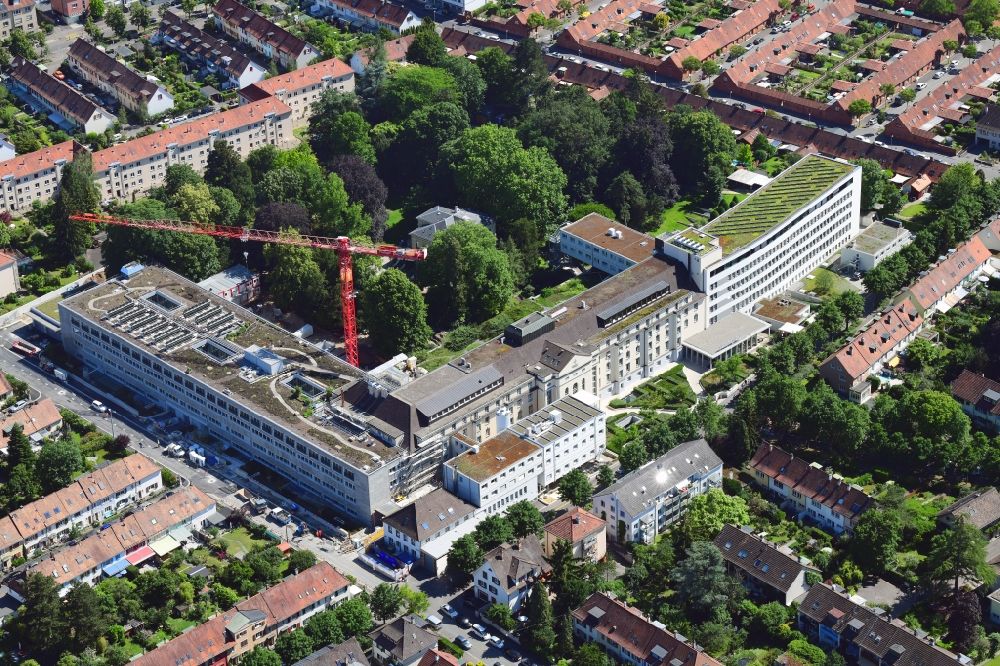 Luftbild Basel - Baustelle für einen Erweiterungs- Neubau Hirzbrunnen auf dem Klinikgelände des Krankenhauses St. Claraspital in Basel, Schweiz