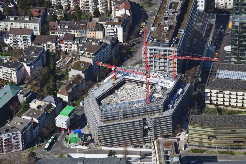 Luftbild Basel - Baustelle für einen Erweiterungs- Neubau auf dem Klinikgelände des Krankenhaus- Hochhaus Biozentrum der Universität und Universitätsspital in Basel, Schweiz