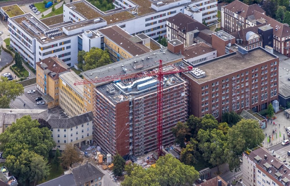 Luftaufnahme Dortmund - Baustelle für einen Erweiterungs- Neubau auf dem Klinikgelände des Krankenhauses an der Beurhausstraße in Dortmund im Bundesland Nordrhein-Westfalen, Deutschland