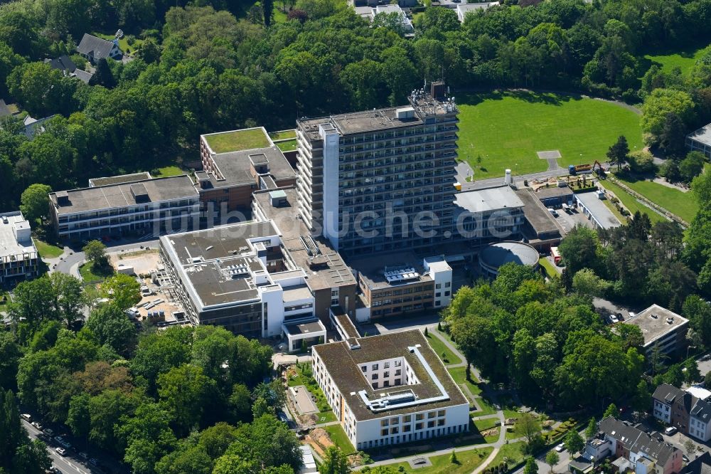 Luftaufnahme Mönchengladbach - Baustelle für einen Erweiterungs- Neubau auf dem Klinikgelände des Krankenhauses Elisabeth-Krankenhaus Rheydt in Mönchengladbach im Bundesland Nordrhein-Westfalen, Deutschland