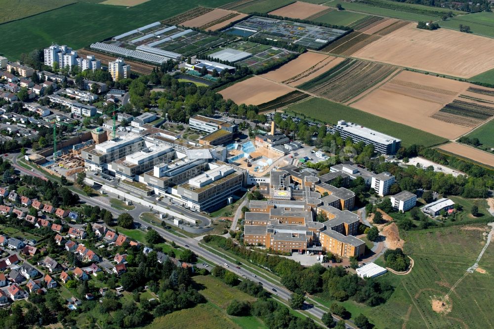 Luftaufnahme Heilbronn - Baustelle für einen Erweiterungs- Neubau auf dem Klinikgelände des Krankenhauses Klinikum Am Gesundbrunnen in Heilbronn im Bundesland Baden-Württemberg, Deutschland