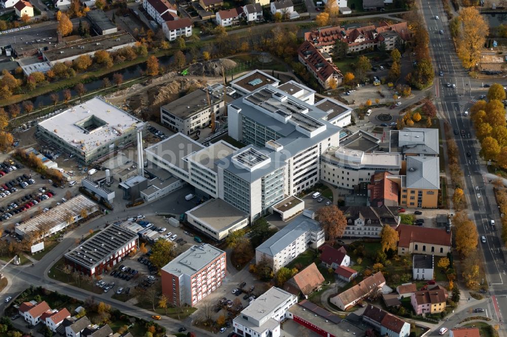 Luftbild Neumarkt in der Oberpfalz - Baustelle für einen Erweiterungs- Neubau auf dem Klinikgelände des Krankenhauses Klinikum Neumarkt i.d.OPf in Neumarkt in der Oberpfalz im Bundesland Bayern, Deutschland