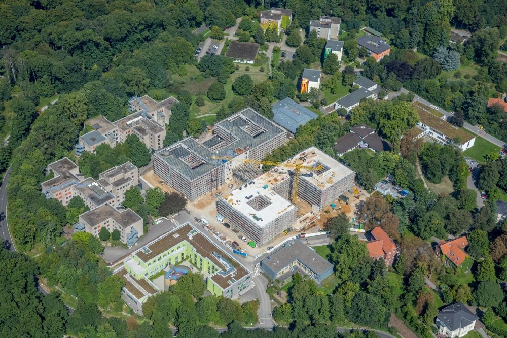 Luftaufnahme Düsseldorf - Baustelle für einen Erweiterungs- Neubau auf dem Klinikgelände des Krankenhauses LVR-Klinikum Grafenberg in Düsseldorf im Bundesland Nordrhein-Westfalen