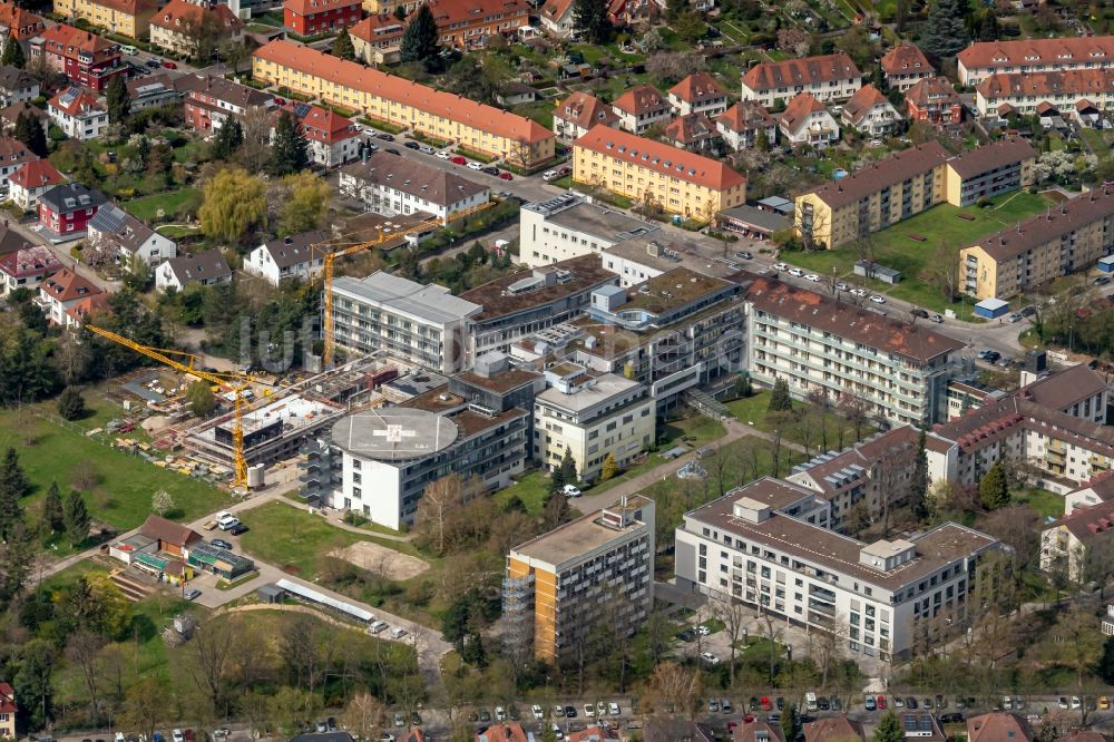 Karlsruhe von oben - Baustelle für einen Erweiterungs- Neubau auf dem Klinikgelände des Krankenhauses im Ortsteil Rüppurr in Karlsruhe im Bundesland Baden-Württemberg, Deutschland
