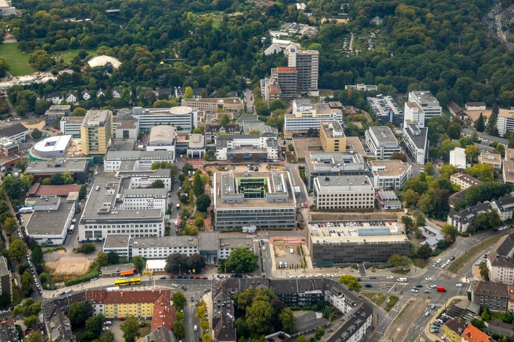 Luftbild Essen - Baustelle für einen Erweiterungs- Neubau auf dem Klinikgelände des Krankenhauses Universitätsklinikum Essen in Essen im Bundesland Nordrhein-Westfalen - NRW, Deutschland