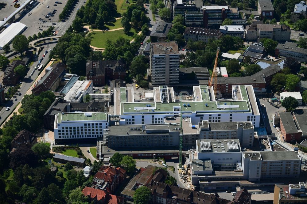 Luftbild Kiel - Baustelle für einen Erweiterungs- Neubau auf dem Klinikgelände des Krankenhauses Universitätsklinikum Schleswig-Holstein in Kiel im Bundesland Schleswig-Holstein, Deutschland