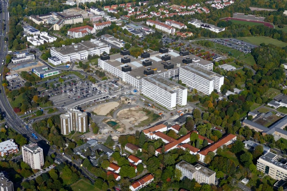 Luftaufnahme Göttingen - Baustelle für einen Erweiterungs- Neubau auf dem Klinikgelände des Krankenhauses Universitätsklinikum UMG Göttingen in Göttingen im Bundesland Niedersachsen, Deutschland
