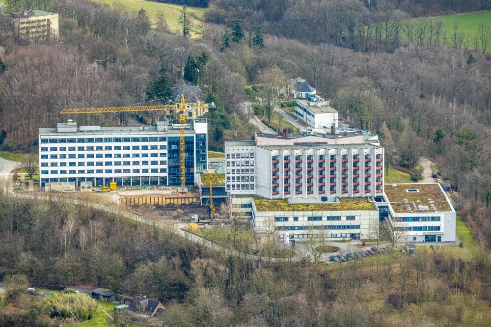 Luftbild Essen - Baustelle für einen Erweiterungs- Neubau Zentrum für seltene Lungenerkrankungen der Ruhrlandklinik in Essen im Bundesland Nordrhein-Westfalen, Deutschland