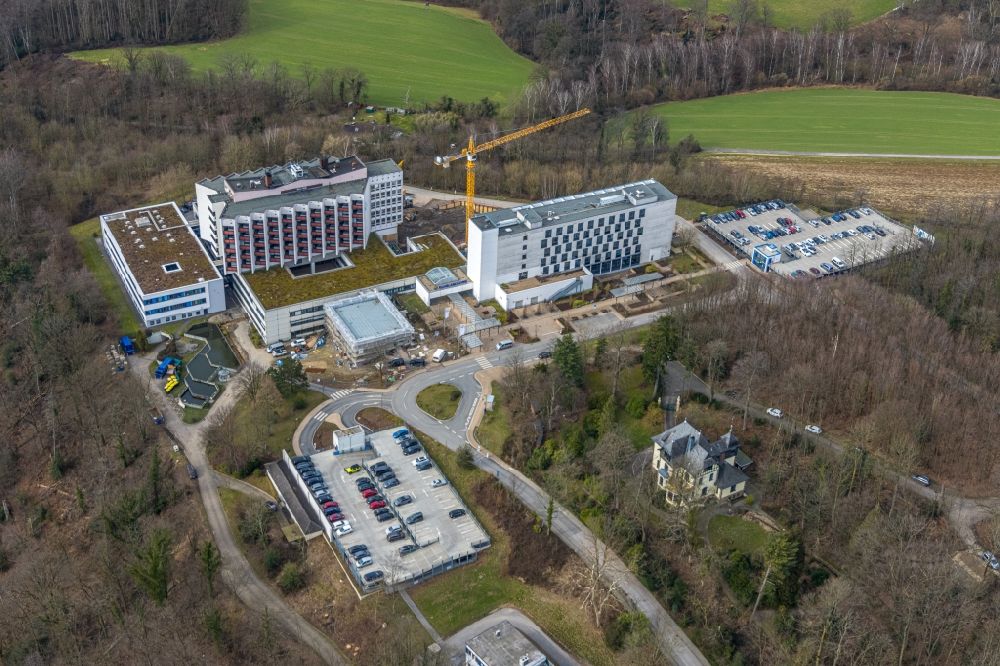 Luftaufnahme Essen - Baustelle für einen Erweiterungs- Neubau Zentrum für seltene Lungenerkrankungen der Ruhrlandklinik in Essen im Bundesland Nordrhein-Westfalen, Deutschland