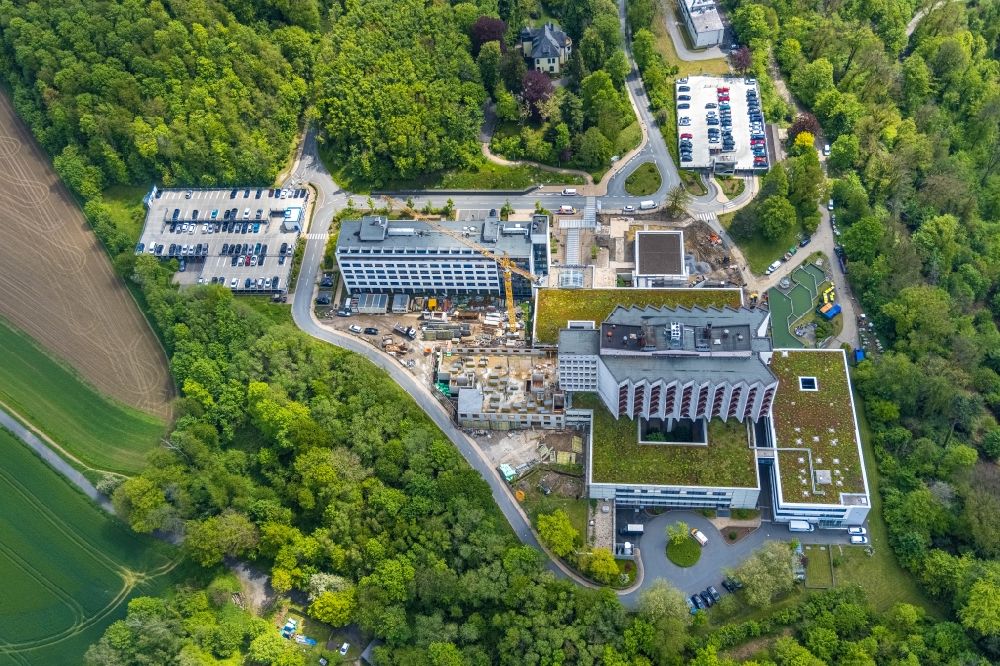 Luftaufnahme Essen - Baustelle für einen Erweiterungs- Neubau Zentrum für seltene Lungenerkrankungen der Ruhrlandklinik in Essen im Bundesland Nordrhein-Westfalen, Deutschland