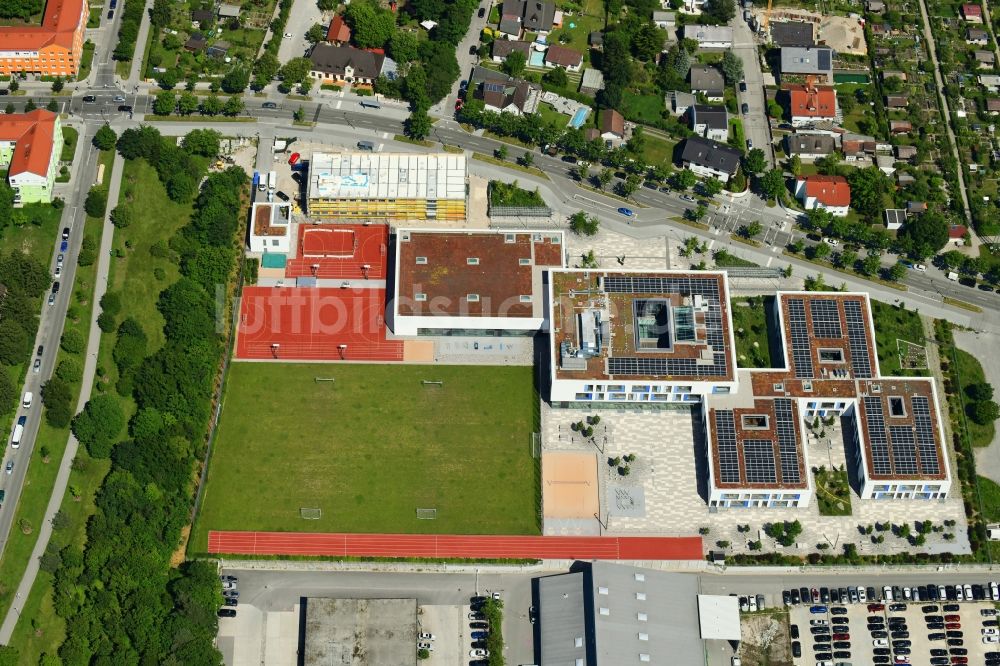 Luftaufnahme München - Baustelle für einen Erweiterungsbau am Schulgebäude des München Nord in München im Bundesland Bayern, Deutschland