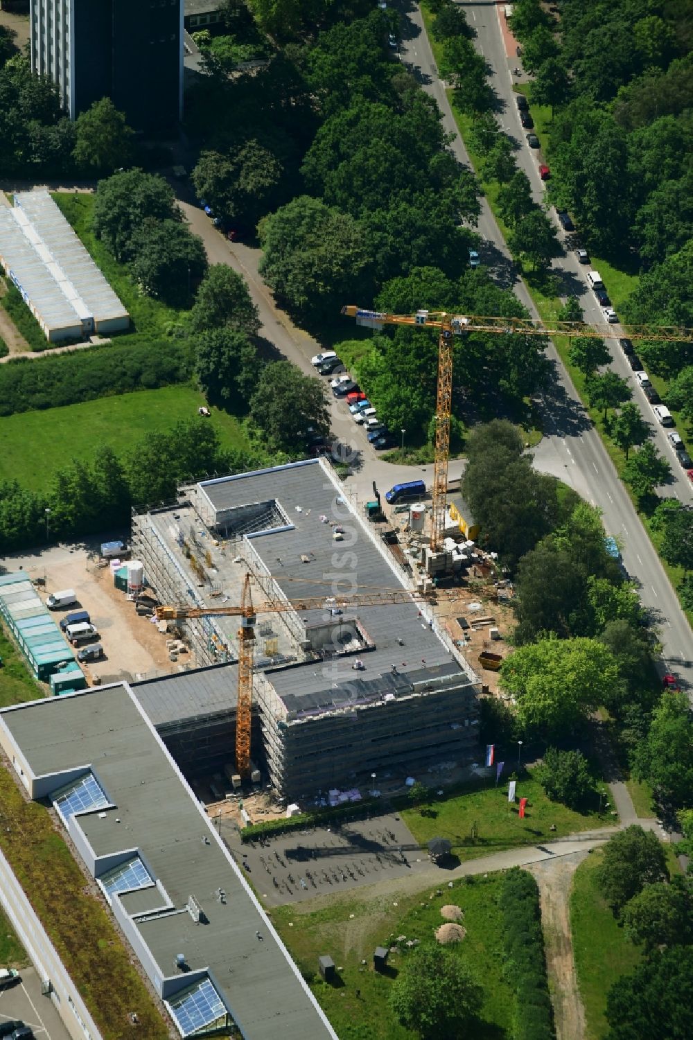 Kiel von oben - Baustelle für einen Neubau auf dem Schulgelände des RBZ am Schützenpark in Kiel im Bundesland Schleswig-Holstein, Deutschland