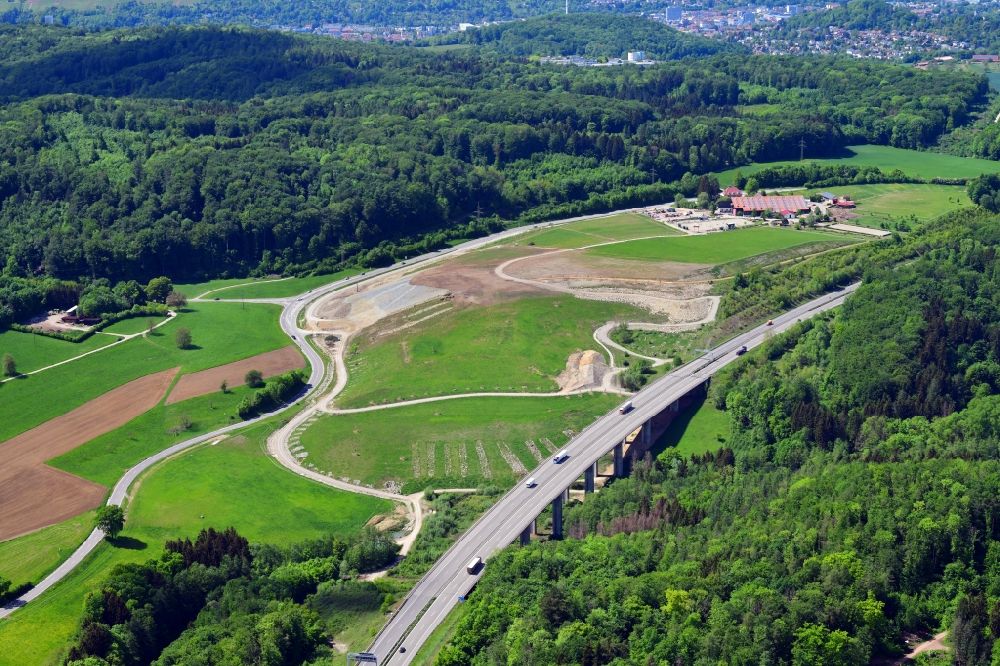 Inzlingen von oben - Baustelle und Erddeponie an der Autobahn der BAB A98 bei Inzlingen im Bundesland Baden-Württemberg